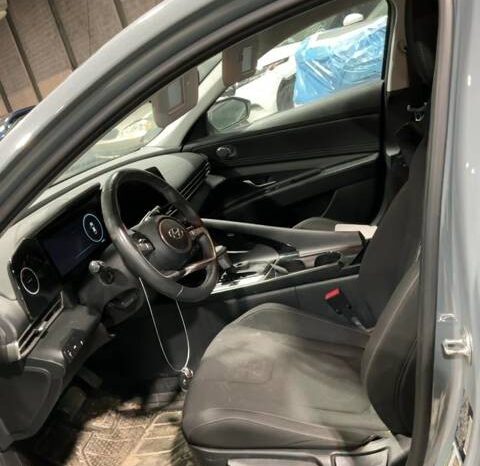 
								Salvaged Cars 2023 Hyundai Elantra full									
