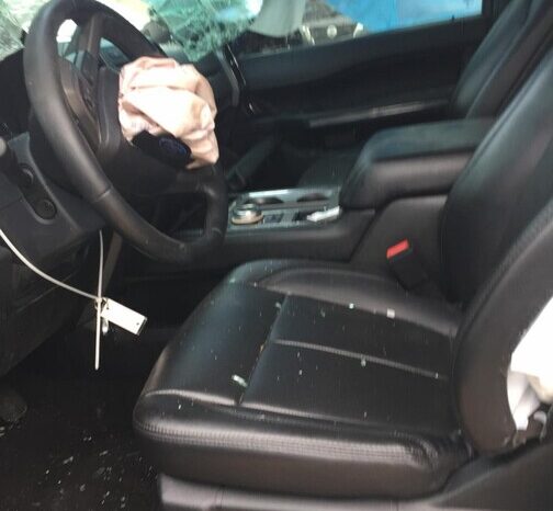 
								Salvaged Cars 2021 Ford Expedition full									