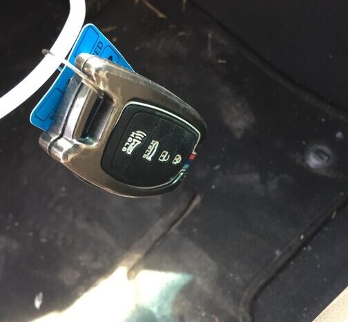 
								Salvaged Cars 2015 Hyundai Sonata full									