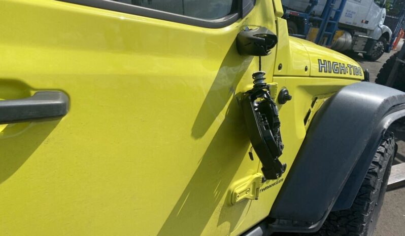 
								Salvaged Cars 2023 Jeep Wrangler full									