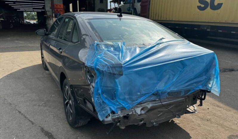 
								Salvaged Cars 2023 Volkswagen Jetta full									