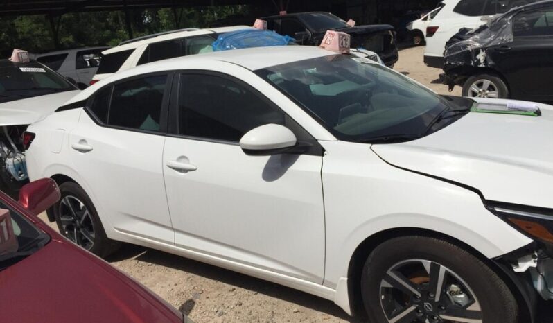 
								Salvaged Cars 2025 Nissan Sentra full									