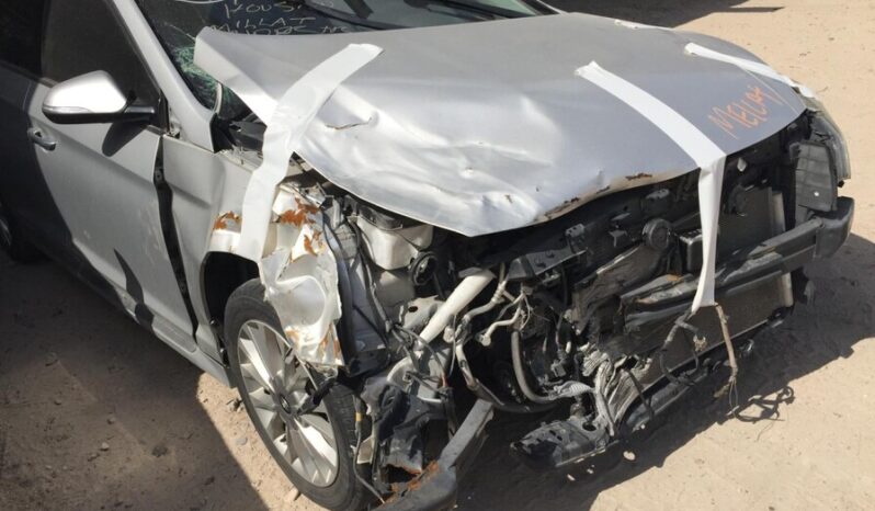 
								Salvaged Cars 2015 Hyundai Sonata full									