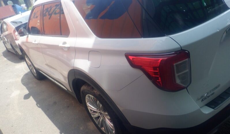 
								Salvaged Cars 2022 Ford Explorer full									