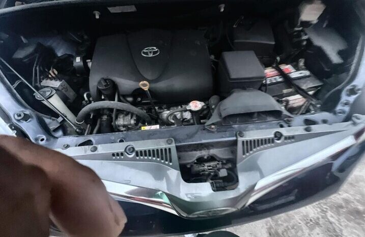 
								Salvaged Cars 2020 Toyota Sienna full									