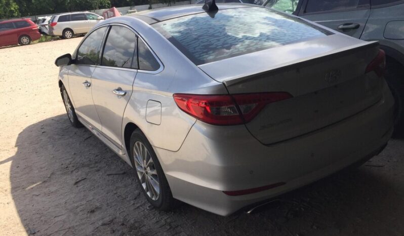 
								Salvaged Cars 2015 Hyundai Sonata full									