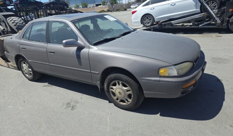 
								Salvaged Cars 1995 Toyota Camry full									