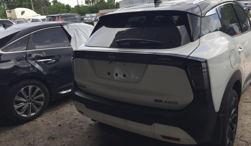 
								Salvaged Cars Nissan Kicks MPV full									