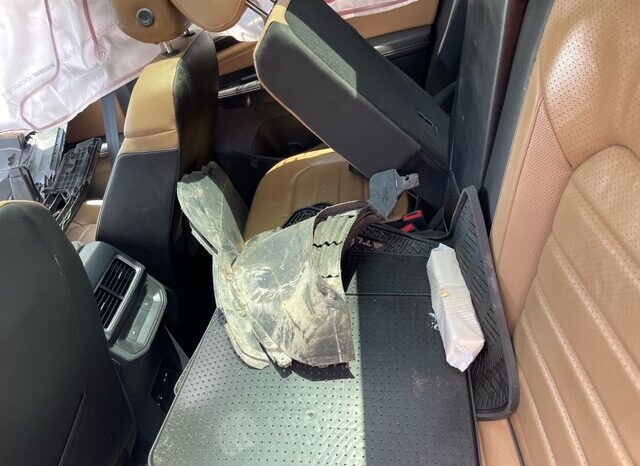 
								Salvaged Cars 2024 Volkswagen Atlas Cross Sport full									