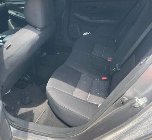 
								Salvaged Cars 2024 Nissan Sentra full									
