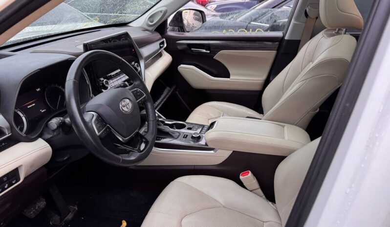 
								Salvaged Cars 2021 Toyota HIGHLANDER PLATINUM full									