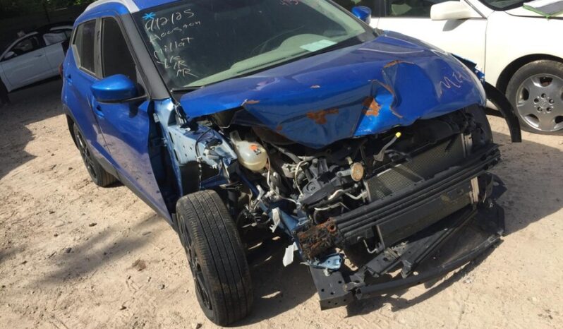 
								Salvaged Cars 2023 Nissan kicks full									