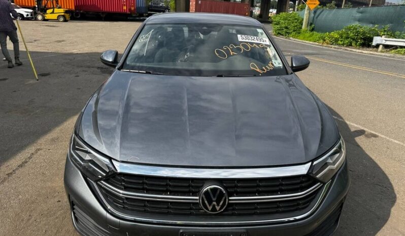 
								Salvaged Cars 2023 Volkswagen Jetta full									