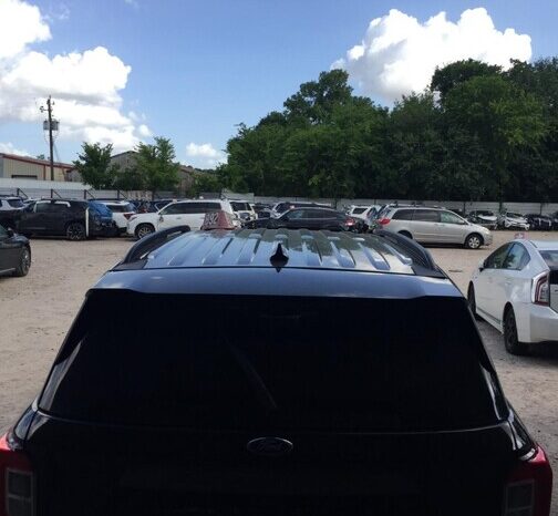 
								Salvaged Cars 2023 Ford Explorer full									
