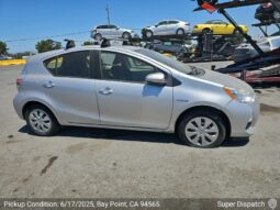 
										Salvaged Cars 2014 Toyota Prius C full									