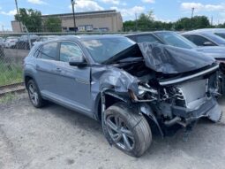 
										Salvaged Cars 2024 Volkswagen Atlas Cross Sport full									