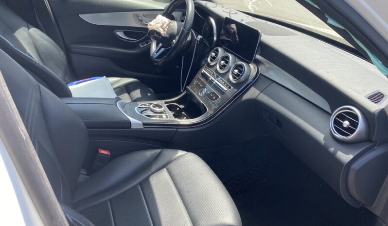 
								Salvaged Cars 2019 Mercedes C-Class full									