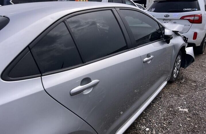 
								Salvaged Cars 2021 Toyota Corolla full									