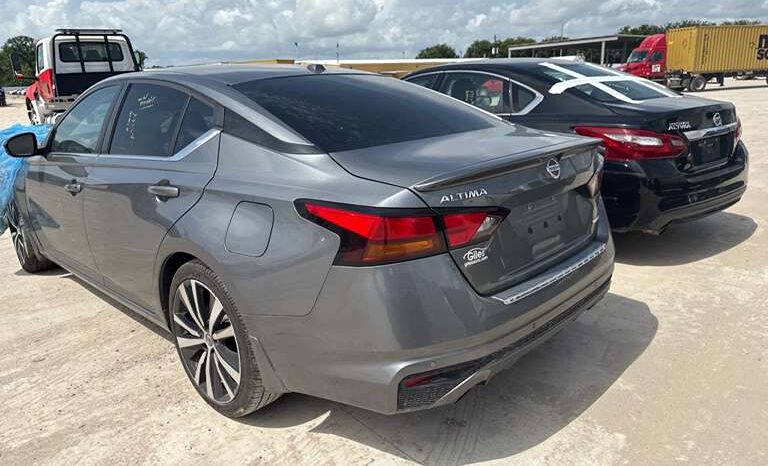 
								Salvaged Cars 2021 Nissan Altima full									