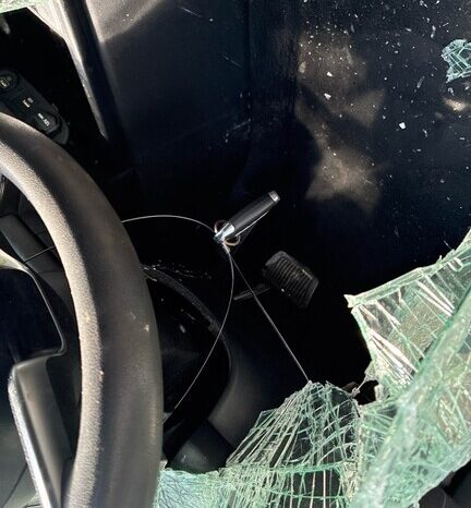 
								Salvaged Cars 2021 Hyundai Elantra full									