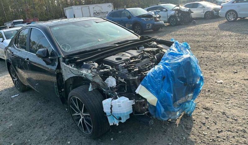 
								Salvaged Cars 2024 Toyota Camry full									