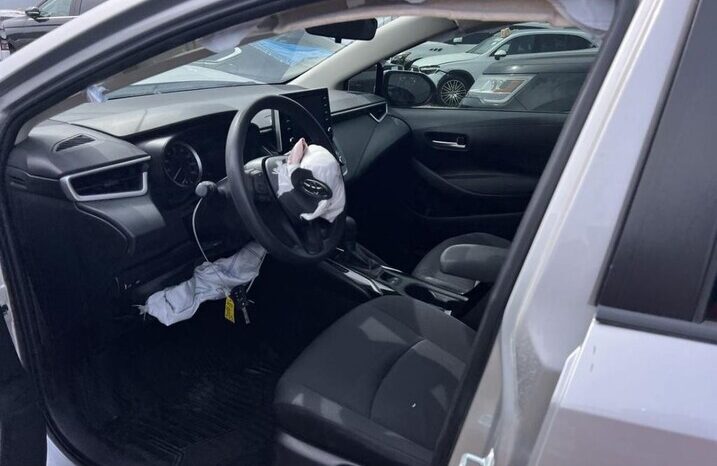 
								Salvaged Cars 2021 Toyota Corolla full									
