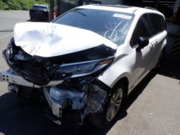 Salvaged Cars 2021 Toyota Sienna