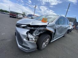 Salvaged Cars 2021 Toyota Sienna