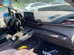 Salvaged Cars 2022 Toyota Sienna