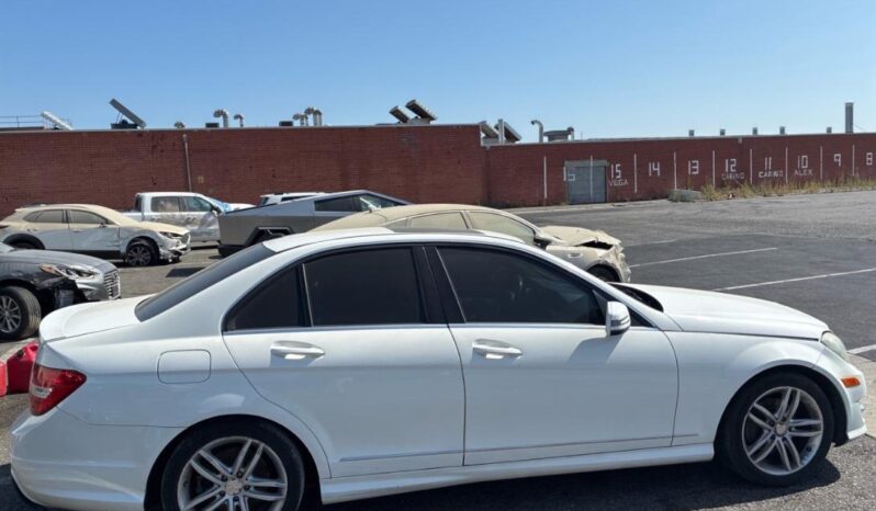 
								Salvaged Cars 2013 Mercedes-Benz C 250 full									