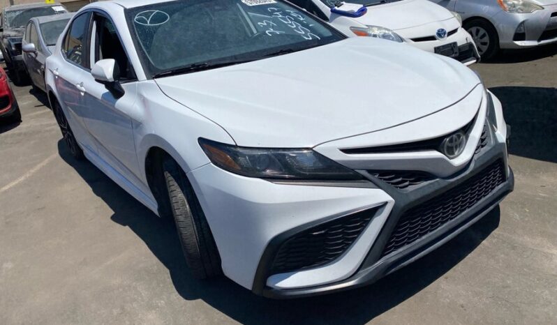 
								Salvaged Cars 2021 Toyota Camry full									