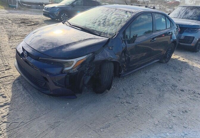 
								Salvaged Cars 2023 Toyota Corolla full									