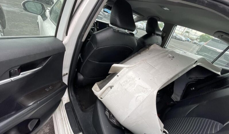 
								Salvaged Cars 2021 Toyota Camry full									