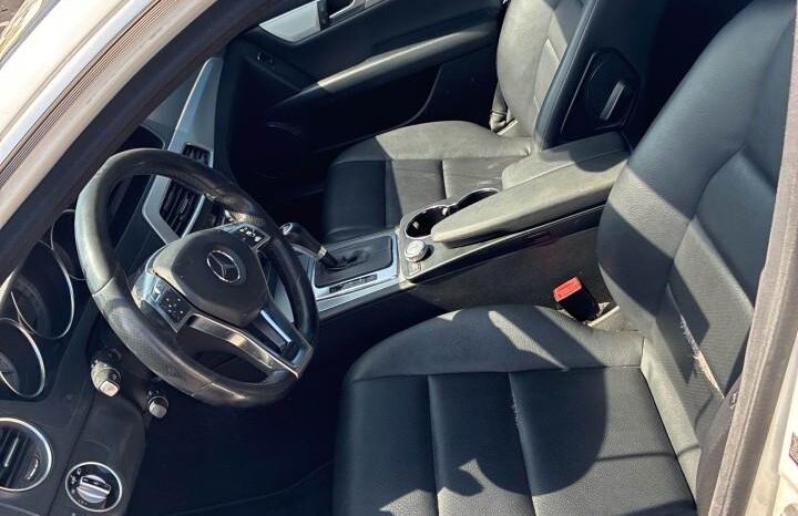 
								Salvaged Cars 2013 Mercedes-Benz C 250 full									