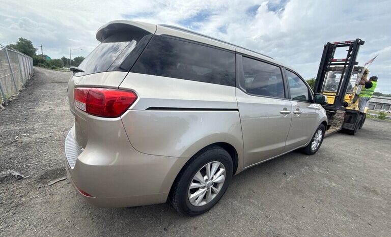 
								Salvaged Cars 2019 Kia sedona full									