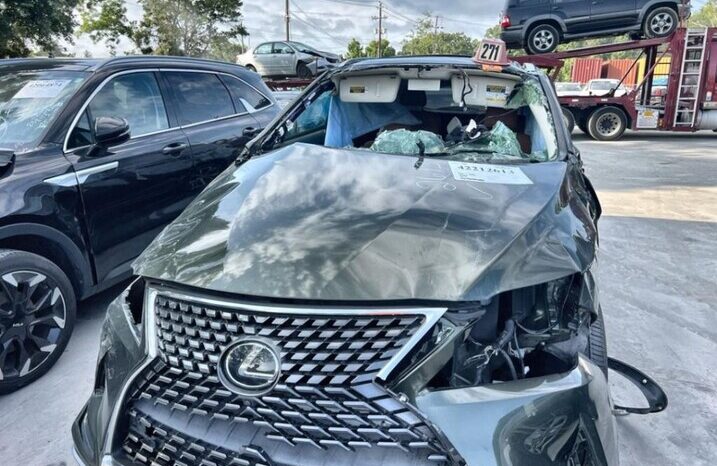 
								Salvaged Cars 2021 Lexus RX full									