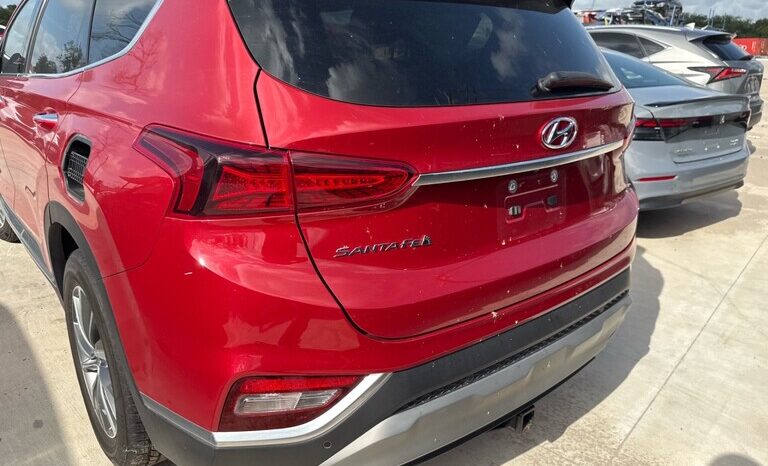 
								Salvaged Cars 2019 Hyundai Santa Fe full									