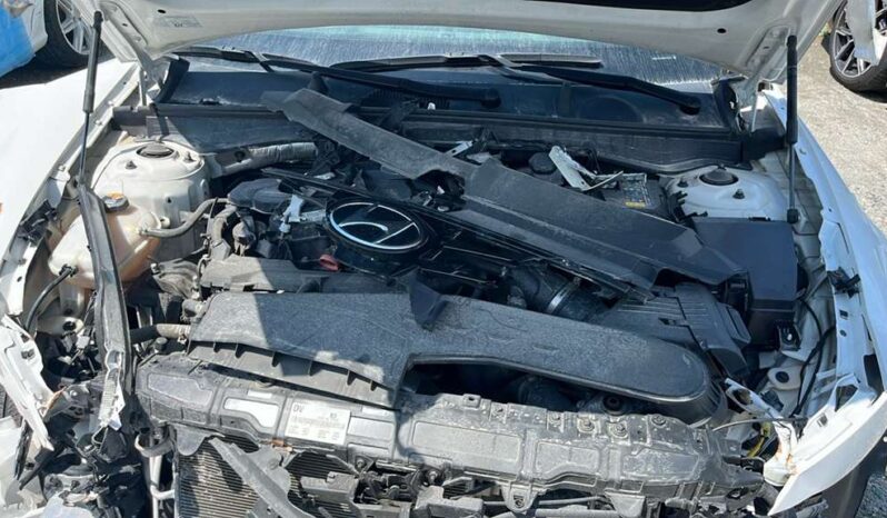 
								Salvaged Cars 2022 Hyundai Sonata full									
