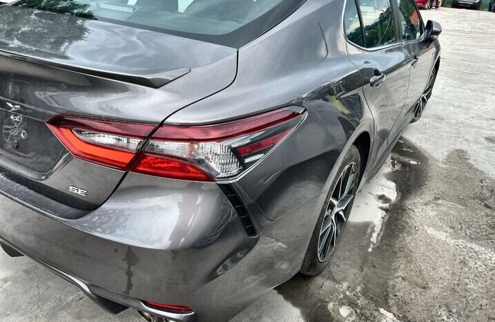
								Salvaged Cars 2024 Toyota Camry full									