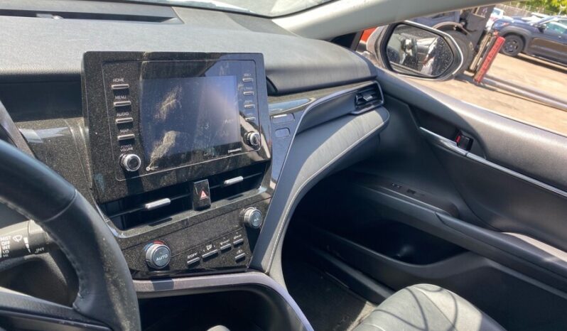 
								Salvaged Cars 2021 Toyota Camry full									
