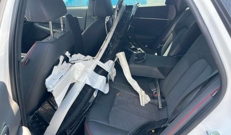 
								Salvaged Cars 2022 Hyundai Sonata full									