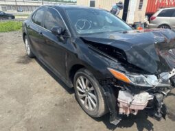 
										Salvaged Cars 2022 Toyota Camry full									