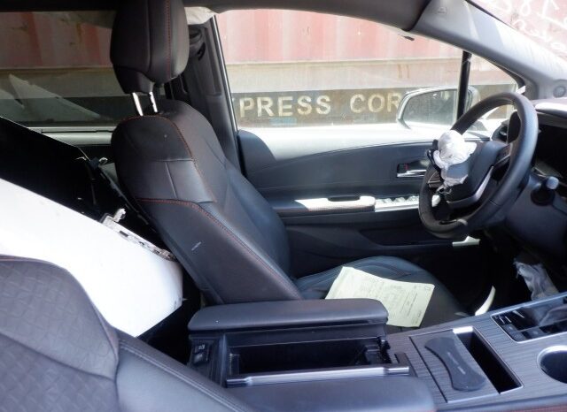 
								Salvaged Cars 2021 Toyota Sienna full									