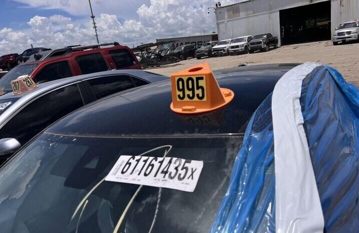 
								Salvaged Cars 2023 Nissan Altima full									