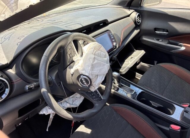 
								Salvaged Cars 2024 Nissan kicks full									